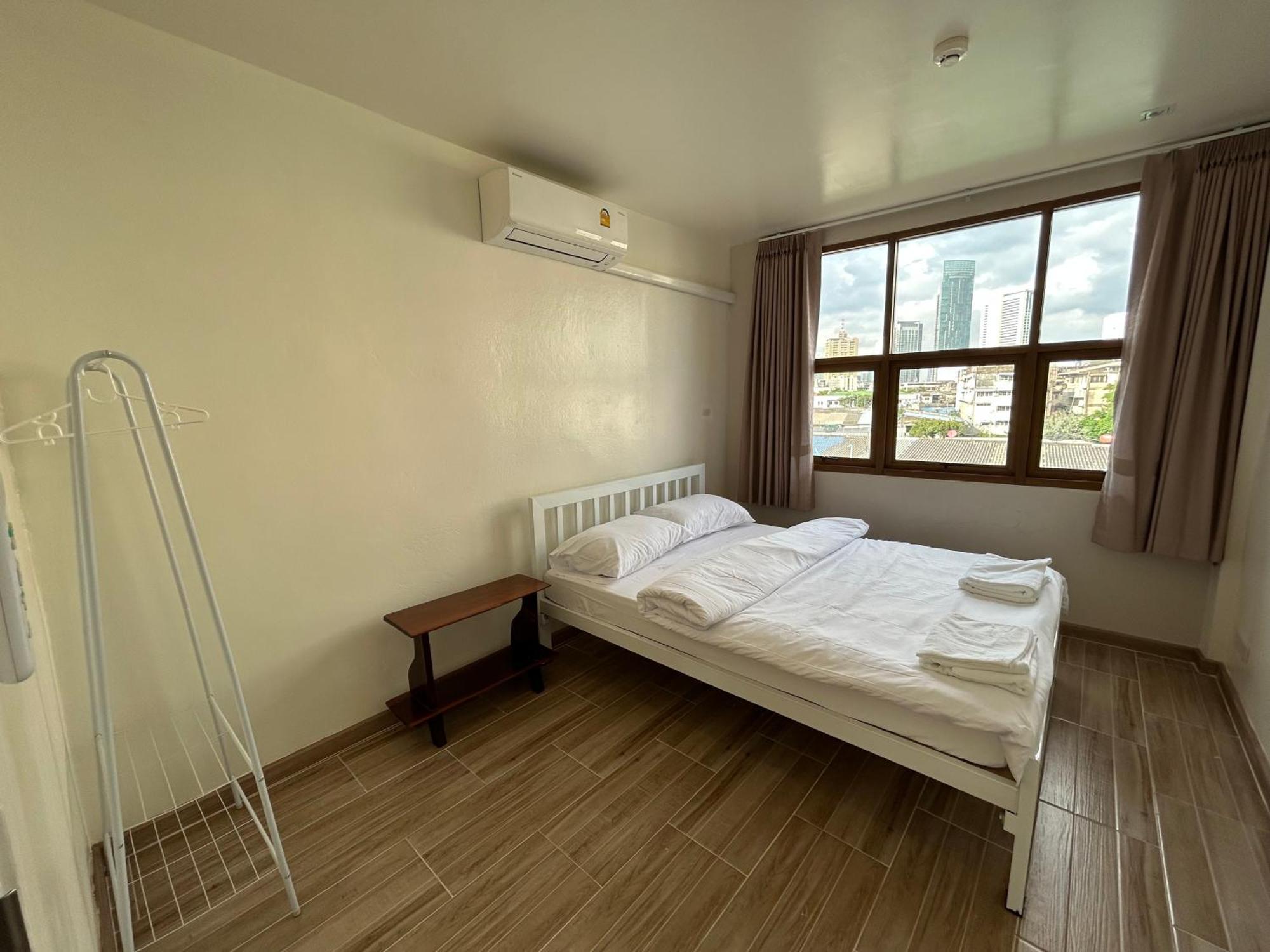 Krung Tone Hostel Bangkok Exterior foto
