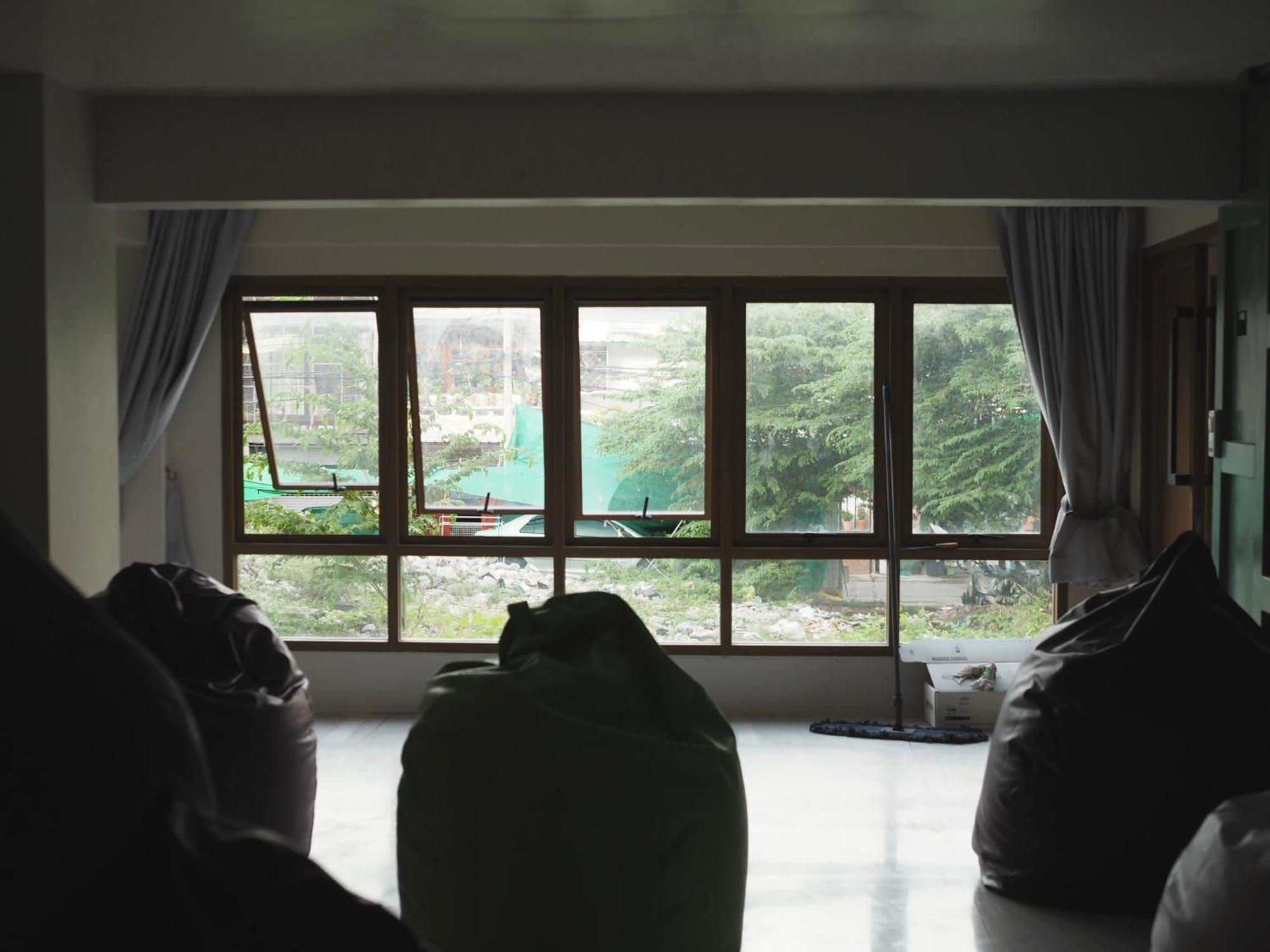 Krung Tone Hostel Bangkok Exterior foto
